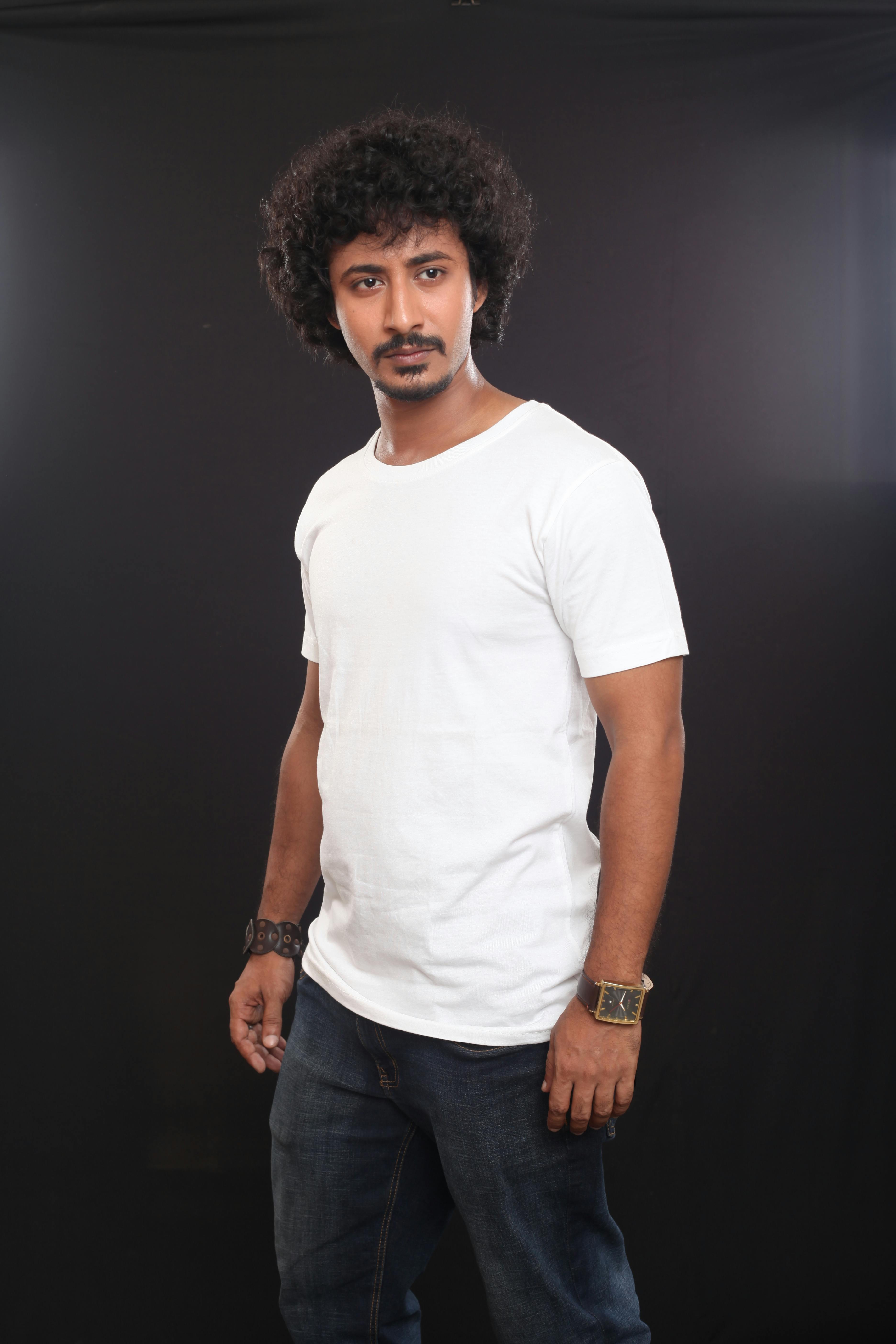 Amazon Brand - Symbol Men's Solid Cotton T Shirt | Round Neck | Half Sleeve | Plain-Regular Fit (Available in Plus Sizes)